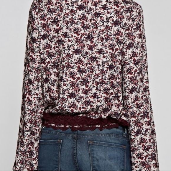 NWT Love Stitch Boho Bell Sleeve Lace Detail Top Small - Picture 3 of 16